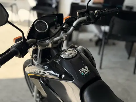 HONDA NXR Bros 150 , Foto 6
