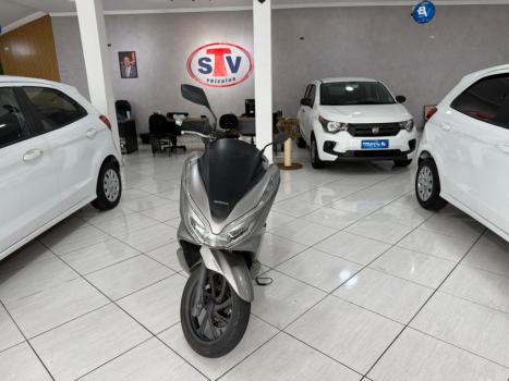 HONDA PCX 150 DLX, Foto 2