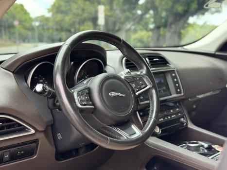 JAGUAR F-Pace 2.0 16V 4P AWD INGENIUM PRESTIGE TURBO AUTOM�TICO, Foto 2