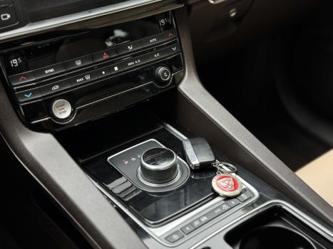 JAGUAR F-Pace 2.0 16V 4P AWD INGENIUM PRESTIGE TURBO AUTOM�TICO, Foto 9