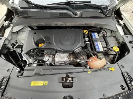 JEEP Compass 1.3 16V 4P FLEX LONGITUDE 80 ANOS T270 TURBO AUTOM�TICO, Foto 19