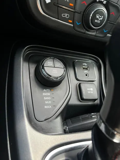 JEEP Compass 2.0 16V 4P TRAILHAWK TURBO DIESEL 4X4 AUTOMTICO, Foto 11