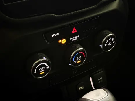 JEEP Renegade 1.8 16V 4P FLEX AUTOMÁTICO, Foto 13