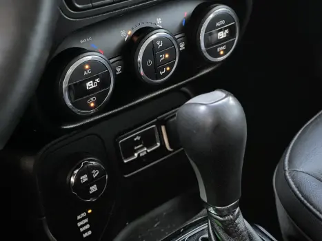 JEEP Renegade 2.0 16V 4P TURBO DIESEL LIMITED 4X4 AUTOMÁTICO, Foto 14 JEEP Renegade 2.0 16V 4P TURBO DIESEL LIMITED 4X4 AUTOMÁTICO, Foto 14