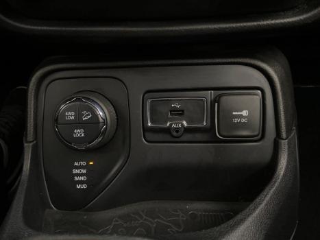 JEEP Renegade 2.0 16V 4P TURBO DIESEL LONGITUDE 4X4 AUTOMÁTICO, Foto 10 JEEP Renegade 2.0 16V 4P TURBO DIESEL LONGITUDE 4X4 AUTOMÁTICO, Foto 10