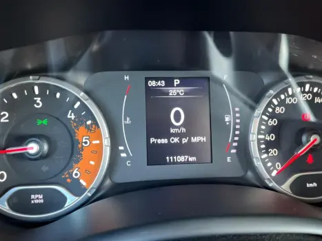 JEEP Renegade 2.0 16V 4P TURBO DIESEL LONGITUDE 4X4 AUTOM�TICO, Foto 4