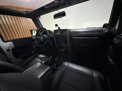 JEEP Wrangler 3.8 V6 12V SPORT TETO R�GIDO AUTOM�TICO, Foto 4