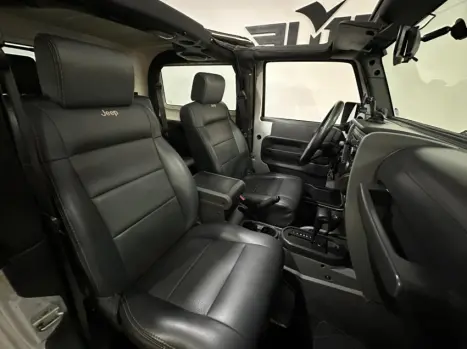 JEEP Wrangler 3.8 V6 12V SPORT TETO R�GIDO AUTOM�TICO, Foto 6