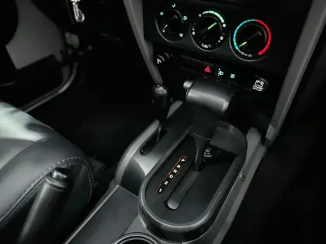 JEEP Wrangler 3.8 V6 12V SPORT TETO R�GIDO AUTOM�TICO, Foto 9