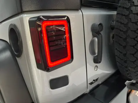 JEEP Wrangler 3.8 V6 12V SPORT TETO R�GIDO AUTOM�TICO, Foto 12