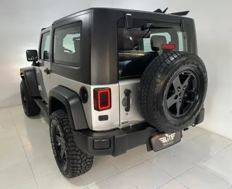 JEEP Wrangler 3.8 V6 12V SPORT TETO R�GIDO AUTOM�TICO, Foto 17