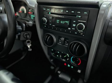 JEEP Wrangler 3.8 V6 12V SPORT TETO R�GIDO AUTOM�TICO, Foto 8