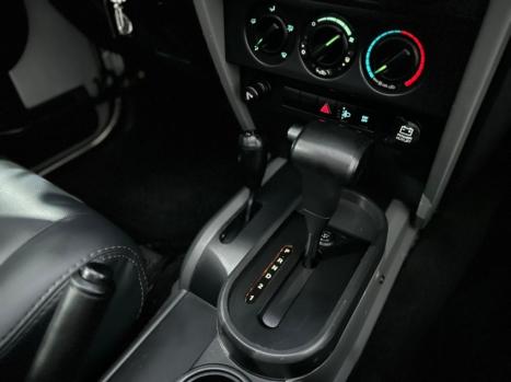 JEEP Wrangler 3.8 V6 12V SPORT TETO R�GIDO AUTOM�TICO, Foto 9