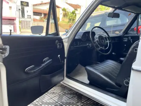 MERCEDES-BENZ 230.6 2.3 4P, Foto 2