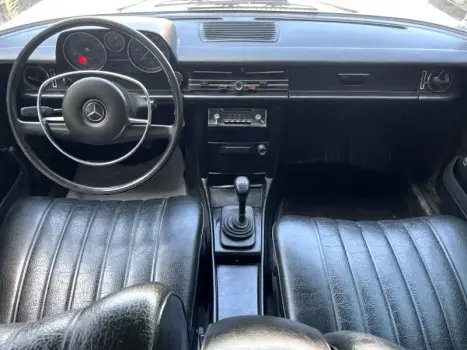 MERCEDES-BENZ 230.6 2.3 4P, Foto 3