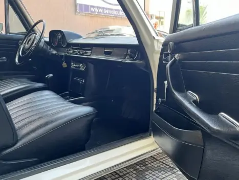 MERCEDES-BENZ 230.6 2.3 4P, Foto 8