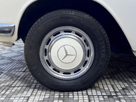 MERCEDES-BENZ 230.6 2.3 4P, Foto 14