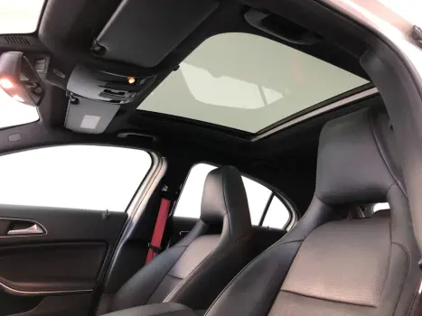 MERCEDES-BENZ A 45 AMG 2.0 16V 4P TURBO AUTOMATIZADO, Foto 8 MERCEDES-BENZ A 45 AMG 2.0 16V 4P TURBO AUTOMATIZADO, Foto 8