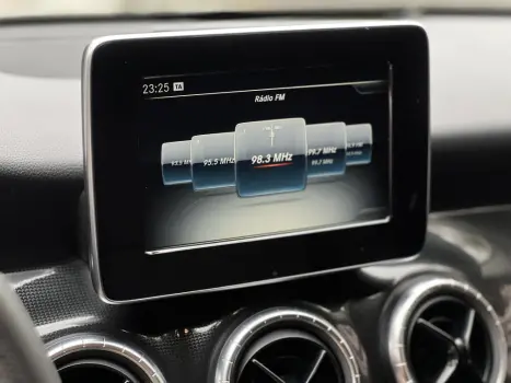 MERCEDES-BENZ CLA 180 1.6 16V 4P CGI TURBO 7G-TRONIC DCT AUTOMTICO, Foto 7