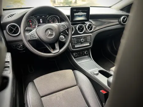 MERCEDES-BENZ CLA 180 1.6 16V 4P CGI TURBO 7G-TRONIC DCT AUTOMTICO, Foto 10