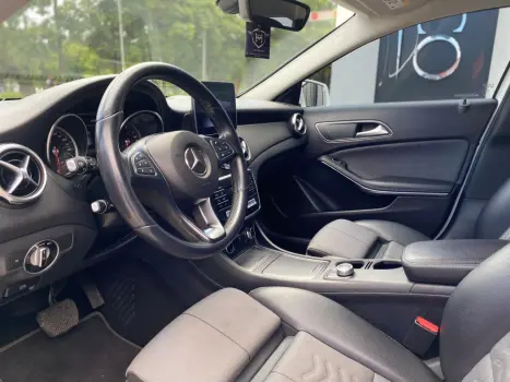 MERCEDES-BENZ GLA 200 1.6 16V 4P FLEX CGI STYLE TURBO AUTOM�TICO, Foto 5