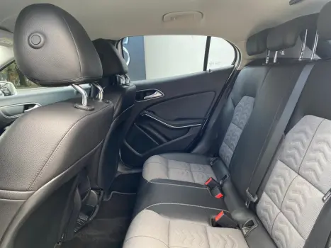 MERCEDES-BENZ GLA 200 1.6 16V 4P FLEX CGI STYLE TURBO AUTOM�TICO, Foto 7