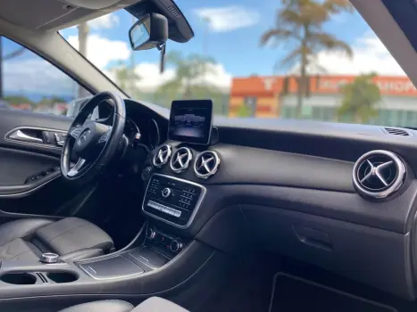 MERCEDES-BENZ GLA 200 1.6 16V 4P FLEX CGI STYLE TURBO AUTOM�TICO, Foto 8