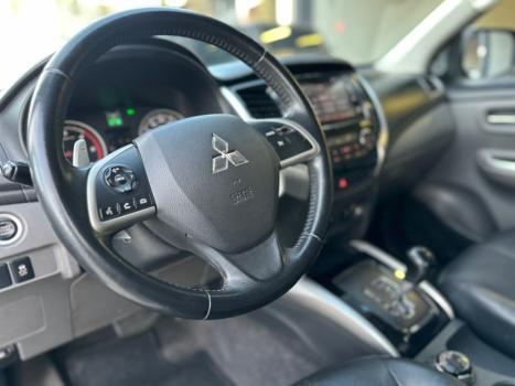 MITSUBISHI L 200 Triton 2.4 16V SPORT HPE 4X4 CABINE DUPLA TURBO DIESEL AUTOMÁTICO, Foto 3 MITSUBISHI L 200 Triton 2.4 16V SPORT HPE 4X4 CABINE DUPLA TURBO DIESEL AUTOMÁTICO, Foto 3