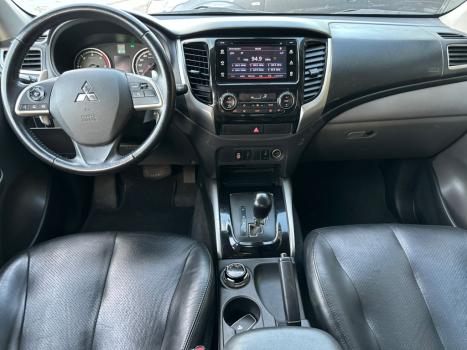 MITSUBISHI L 200 Triton 2.4 16V SPORT HPE 4X4 CABINE DUPLA TURBO DIESEL AUTOMÁTICO, Foto 5 MITSUBISHI L 200 Triton 2.4 16V SPORT HPE 4X4 CABINE DUPLA TURBO DIESEL AUTOMÁTICO, Foto 5