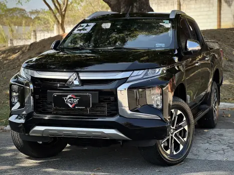 MITSUBISHI L 200 Triton 2.4 16V SPORT HPE-S 4X4 CABINE DUPLA TURBO DIESEL AUTOMÁTICO, Foto 4 MITSUBISHI L 200 Triton 2.4 16V SPORT HPE-S 4X4 CABINE DUPLA TURBO DIESEL AUTOMÁTICO, Foto 4