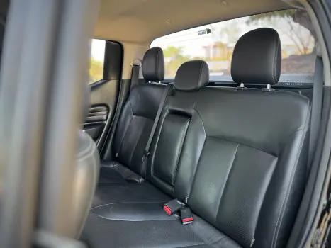 MITSUBISHI L 200 Triton 2.4 16V SPORT HPE-S 4X4 CABINE DUPLA TURBO DIESEL AUTOMÁTICO, Foto 8 MITSUBISHI L 200 Triton 2.4 16V SPORT HPE-S 4X4 CABINE DUPLA TURBO DIESEL AUTOMÁTICO, Foto 8