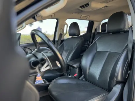 MITSUBISHI L 200 Triton 2.4 16V SPORT HPE-S 4X4 CABINE DUPLA TURBO DIESEL AUTOMÁTICO, Foto 9 MITSUBISHI L 200 Triton 2.4 16V SPORT HPE-S 4X4 CABINE DUPLA TURBO DIESEL AUTOMÁTICO, Foto 9