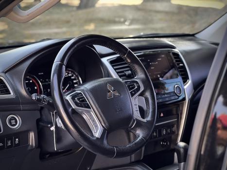MITSUBISHI L 200 Triton 2.4 16V SPORT HPE-S 4X4 CABINE DUPLA TURBO DIESEL AUTOMÁTICO, Foto 11 MITSUBISHI L 200 Triton 2.4 16V SPORT HPE-S 4X4 CABINE DUPLA TURBO DIESEL AUTOMÁTICO, Foto 11