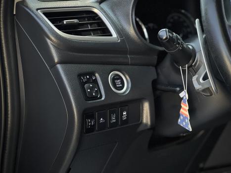 MITSUBISHI L 200 Triton 2.4 16V SPORT HPE-S 4X4 CABINE DUPLA TURBO DIESEL AUTOMÁTICO, Foto 12 MITSUBISHI L 200 Triton 2.4 16V SPORT HPE-S 4X4 CABINE DUPLA TURBO DIESEL AUTOMÁTICO, Foto 12