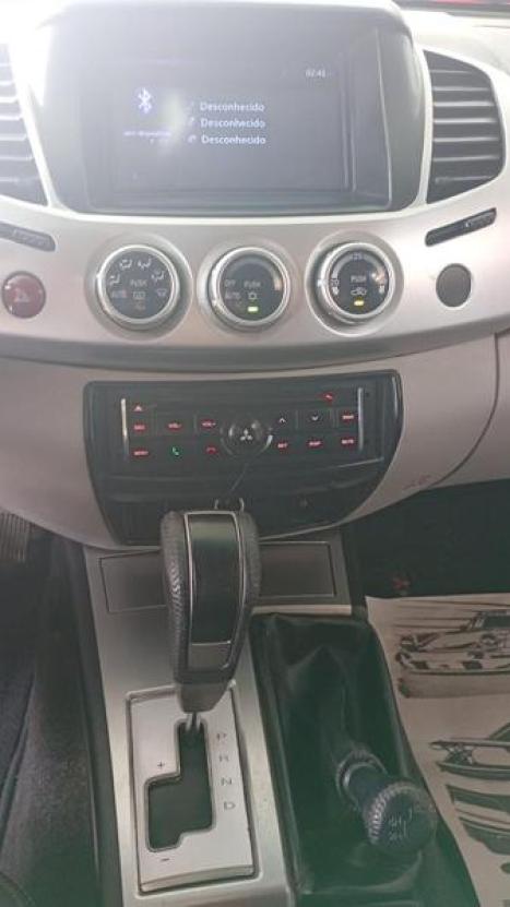 MITSUBISHI L 200 Triton 3.5 V6 HPE 4X4 FLEX CABINE DUPLA AUTOMTICO, Foto 9