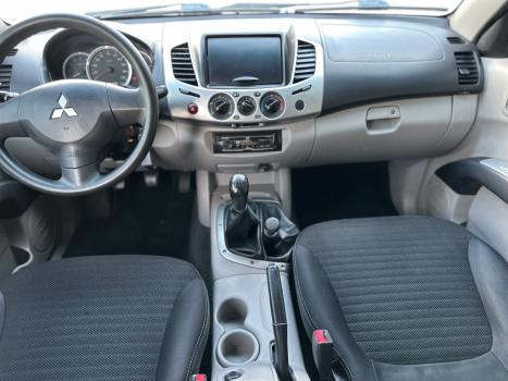 MITSUBISHI L 200 Triton 3.2 16V GLS 4X4 CABINE DUPLA TURBO DIESEL INTERCOOLER, Foto 7