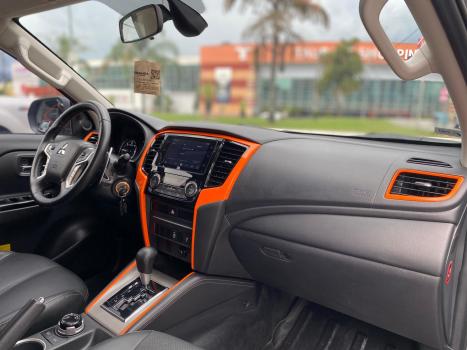 MITSUBISHI L 200 Triton 2.4 16V SPORT SAVANA 4X4 CABINE DUPLA TURBO DIESEL AUTOMTICO, Foto 8