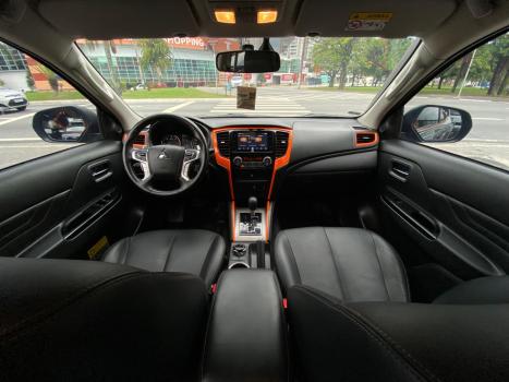 MITSUBISHI L 200 Triton 2.4 16V SPORT SAVANA 4X4 CABINE DUPLA TURBO DIESEL AUTOMTICO, Foto 9