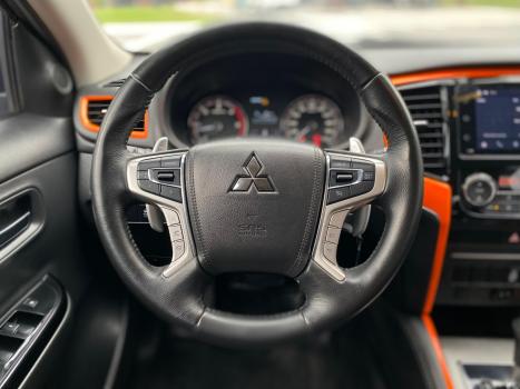 MITSUBISHI L 200 Triton 2.4 16V SPORT SAVANA 4X4 CABINE DUPLA TURBO DIESEL AUTOMTICO, Foto 11