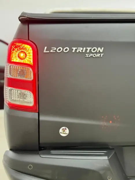 MITSUBISHI L 200 Triton 2.4 16V SPORT HPE TOP 4X4 CABINE DUPLA TURBO DIESEL AUTOMTICO, Foto 8