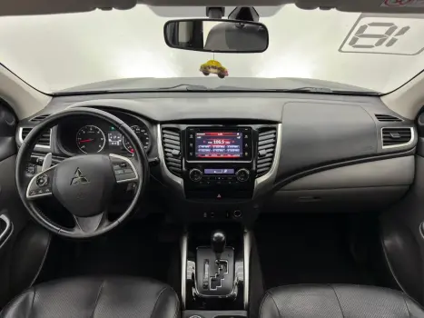 MITSUBISHI L 200 Triton 2.4 16V SPORT HPE TOP 4X4 CABINE DUPLA TURBO DIESEL AUTOMTICO, Foto 10