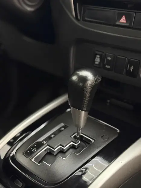 MITSUBISHI L 200 Triton 2.4 16V SPORT HPE TOP 4X4 CABINE DUPLA TURBO DIESEL AUTOMTICO, Foto 16