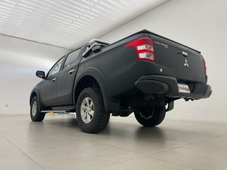 MITSUBISHI L 200 Triton 2.4 16V SPORT HPE TOP 4X4 CABINE DUPLA TURBO DIESEL AUTOM�TICO, Foto 4