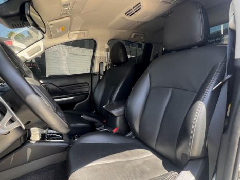 MITSUBISHI L 200 Triton 2.4 16V SPORT HPE TOP 4X4 CABINE DUPLA TURBO DIESEL AUTOMTICO, Foto 6