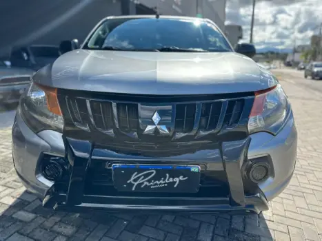 MITSUBISHI L 200 Triton 2.4 16V FLEX GLX 4X4 OUTDOOR CABINE DUPLA, Foto 3