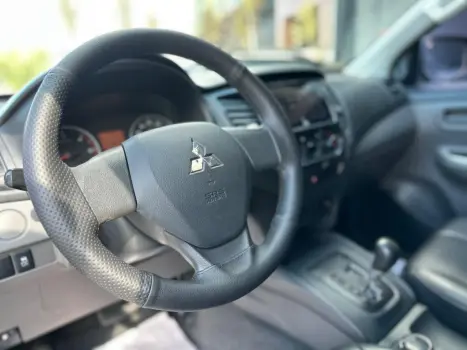 MITSUBISHI L 200 Triton 2.4 16V FLEX GLX 4X4 OUTDOOR CABINE DUPLA, Foto 5