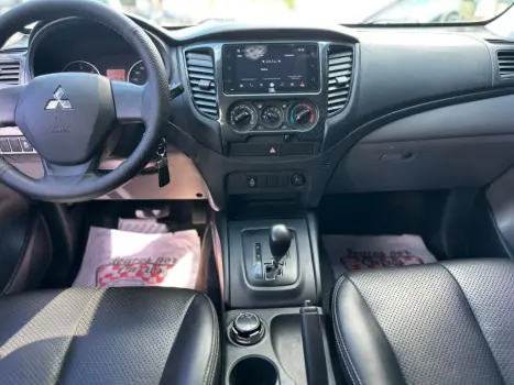 MITSUBISHI L 200 Triton 2.4 16V FLEX GLX 4X4 OUTDOOR CABINE DUPLA, Foto 7