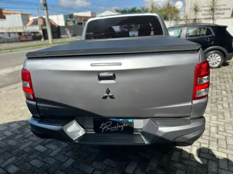 MITSUBISHI L 200 Triton 2.4 16V FLEX GLX 4X4 OUTDOOR CABINE DUPLA, Foto 9