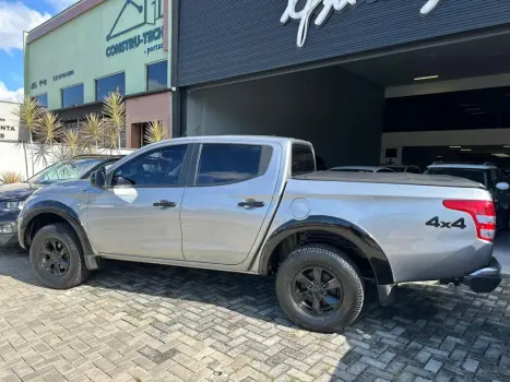 MITSUBISHI L 200 Triton 2.4 16V FLEX GLX 4X4 OUTDOOR CABINE DUPLA, Foto 10