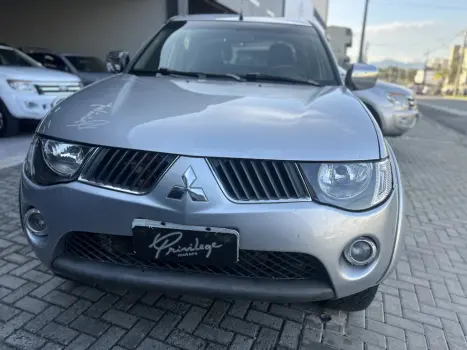 MITSUBISHI L 200 Triton 3.2 16V HPE 4X4 CABINE DUPLA TURBO DIESEL INTERCOOLER AUTOMTICO, Foto 2